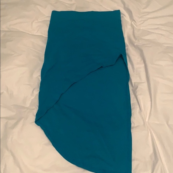 Asymmetrical skirt - Picture 1 of 1